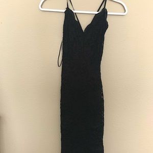 Black Lace Windsor Body-Con Dress